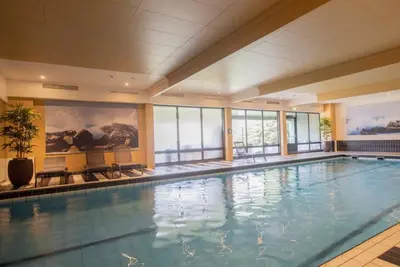 Image de Relax in a Charming Room w/ Indoor Pool - Easy Access to Burgers Zoo