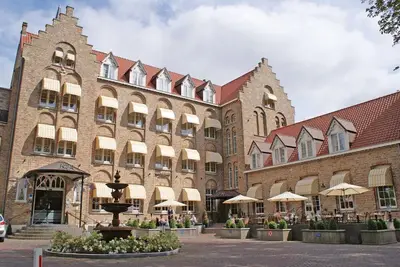 Image de Indulge in Cupule’s Oasis in Historic Location - Bike Rental, Free Parking