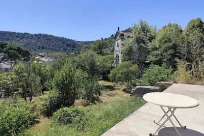 Image de Maison situé au calme en plein coeur du village des Vans proche lieu de baignade