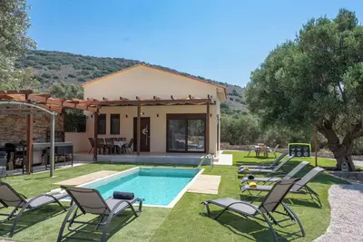 Image de Eleolithos Villa olive & pool