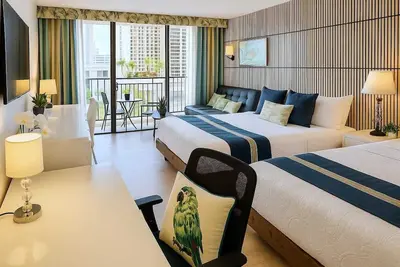 Image de Tropical Comfort at Palms Waikiki - Walk to Ocean