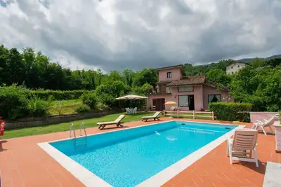 Image de Belle maison de vacances privée avec piscine privée, Wifi, Tv, animaux admis et parking