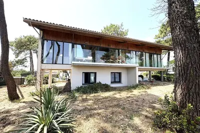 Image de Villa moderne à Le Canon, jusqu'à 10 personnes, vue imprenable
