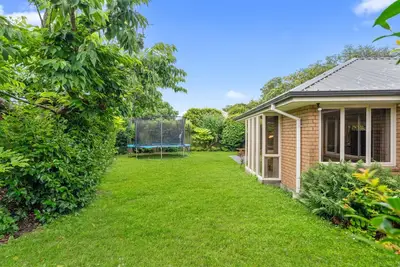 Image de 🌟 Large, Warm 4br Family Retreat in Halswell – Netflix, Massage Chair & More!