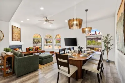 Image de Scenery Home with Red Rock Views in Every Room, Sparkling Pool Spa and Game Room