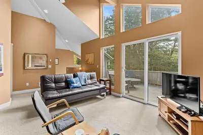 Image de Latitude 45 - 2br 2ba secluded in trees near beach