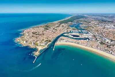 Image de Maison de charme centre ville et proche plage pour de super vacances familiales