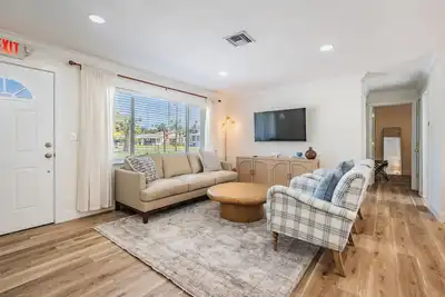 Image de Steps to Beach, Kid-Friendly, 4 Bed, 2 Baths in Indian Rocks Beach, King Suite