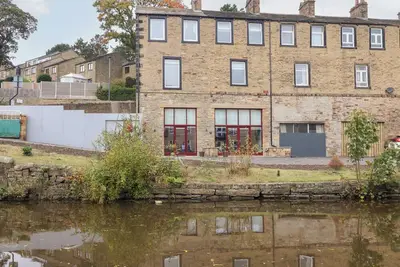 Image de Waters Edge, romantic, with a garden in Skipton