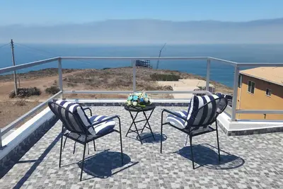 Image de Casa Grimaldo Bc, a relaxing 3-bedroom facility, ocean view and terrace access.