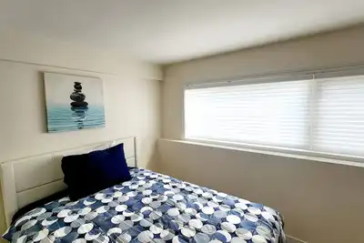 Image de Cozy 2 bedroom basement suite