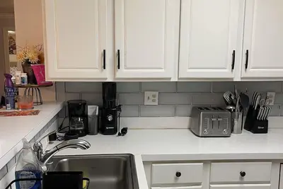 Image de Cozy 2-bedroom condo in enchanting Pikesville with Ac, WiFi