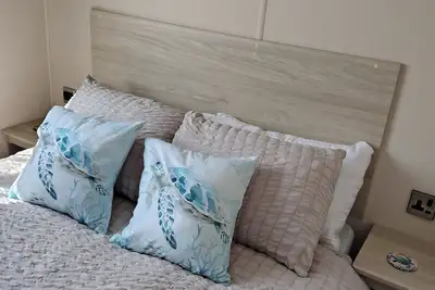 Image de 3 bed-Sleeps 8-Wifi & Linen inc.