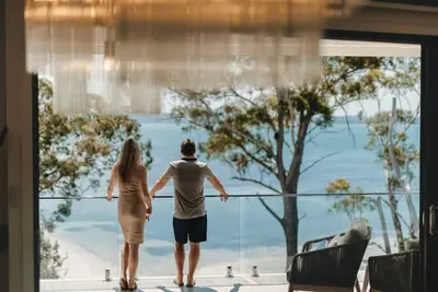 Image de Luxury Couple Escape - Vue Two