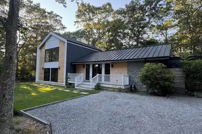 Image de New built exclusive 3-bedroom house in East Hampton with pool, Ac, fitness room