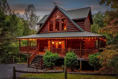 Image de Secluded Private Cabin - 3x King Beds, Wi-Fi, Hot Tub, 10 min to Dollywood/Pf