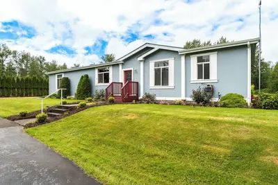 Image de Charming rambler on 5 private acres in the county. Sleeps 8. Starlink and A/C.