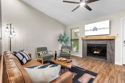 Image de Upgraded Bungalow w Peaceful Views-Cmty Outdoor Pool, Mini Golf & More-Free Daily Tickets