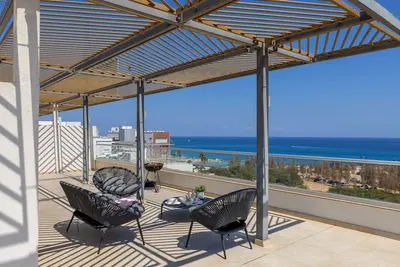 Image de Emerald Bay Sea-Front Penthouse