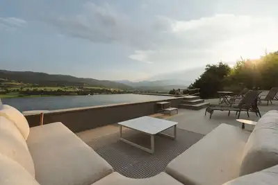Image de Boutique Farmhouse I Views & Vineyard I Infinity Pool