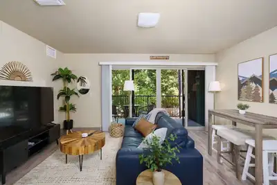 Image de 2br Loft–5 Min to Lake&Downtown