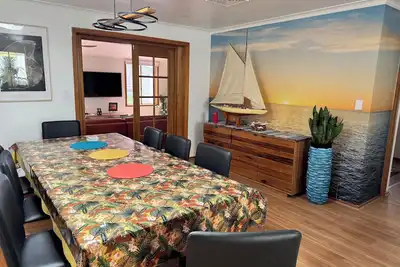 Image de Welcome to Delphinas, a spacious 5-bedroom house in charming Maslin Beach