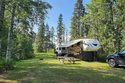 Image de Luxury Offgrid Rv with Ac in Lac Ste Anne County