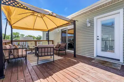 Image de Game Room, Kayaks, Steps to the Ocean!