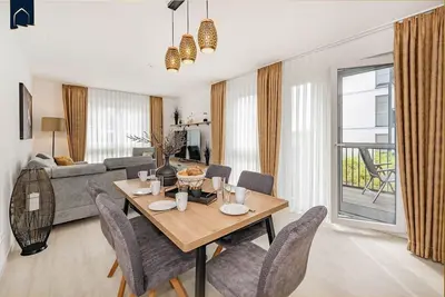 Image de Hart Backbord - Spacious apartment with balcony and elevator in Kölpinsee