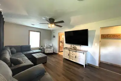 Image de Blooming Blue Ranch House