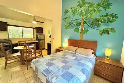 Image de Calm & Palms Second Floor Studio
