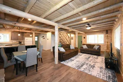 Image de New Listing Sleeps 8 25 Mins to Yellowstone
