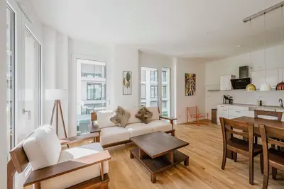 Image de Superbe appartement 3 chambres Eames I Centre I Mercedes I Balcon I Parking