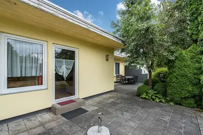 Image de Maison de vacances 'Bungalow 71' avec terrasse et jardin privés