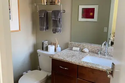 Image de 3-bedroom house in awesome East Hampton with Ac, WiFi, backs up to county park