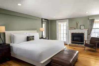 Image de Spacious Suite Perfect for Relaxation in Manchester | Pool, Restaurant, Bar