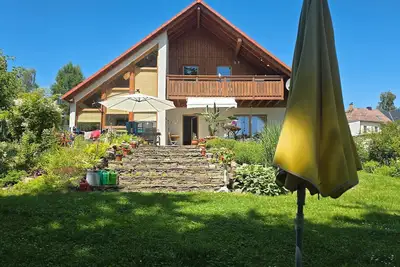 Image de Appartement \"Haus Im Grünen\" avec jardin privé, balcon et Wi-Fi