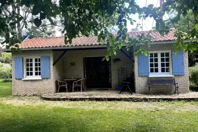 Image de Petite maison \"Le Pêcheur\" avec vue sur le lac, piscine partagée et terrasse privée