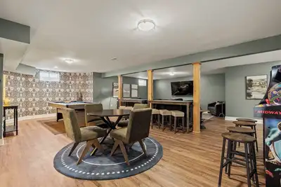 Image de Oakwood Manor: Hot Tub, Sauna, Fire Pit, Games
