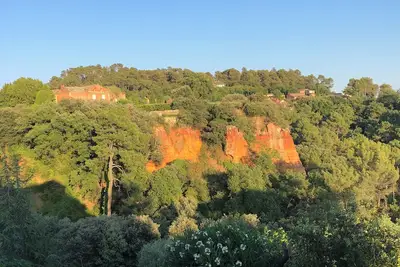 Image de Un balcon sur les falaises de Roussillon