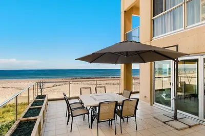 Image de Oceanfront Luxe at The Pier