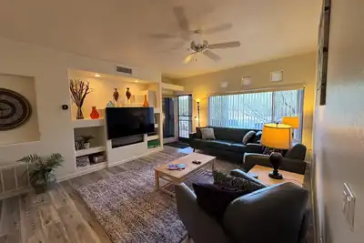 Image de Serene Sonoran Desert Escape