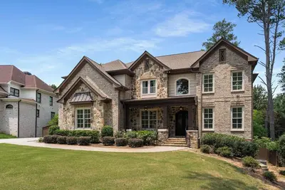 Image de Modern Atlanta Luxury – 5br/5. 5ba with Gourmet Chef’s Kitchen & Grand Interiors