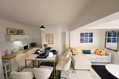 Image de Stunning ‘Blue Peak Lodge': Your Ultimate Coastal Escape