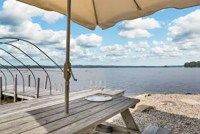 Image de The Blue Spruces Waterfront Estate on Lake Winnipesaukee in Melvin Village B