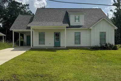 Image de Tremendous 4-bedroom house with tons of amenities for your needs in Zachary!