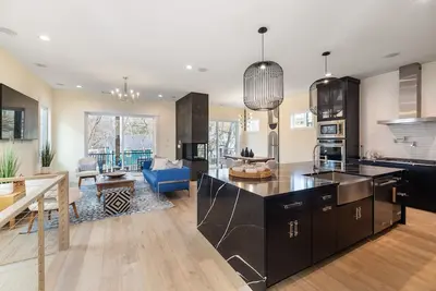 Custom Home Near Duke~Fast WiFi & Easy Check in