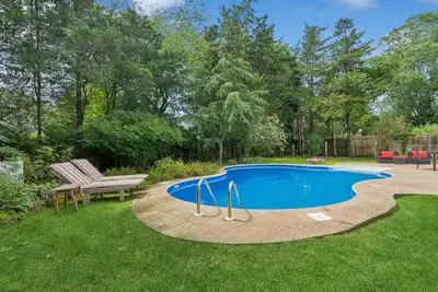 Image de Hamptons Bayside Luxury 3br & Pool in East Quogue, 1 block to Main St Bay Beach