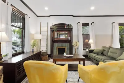 Image de Beautifully Restored 100yr Old 4bd Near Plaza