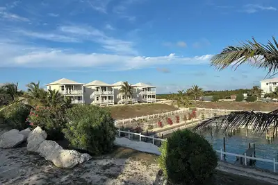 Image de Front-row views of the marina and the peaceful charm of Great Guana Cay